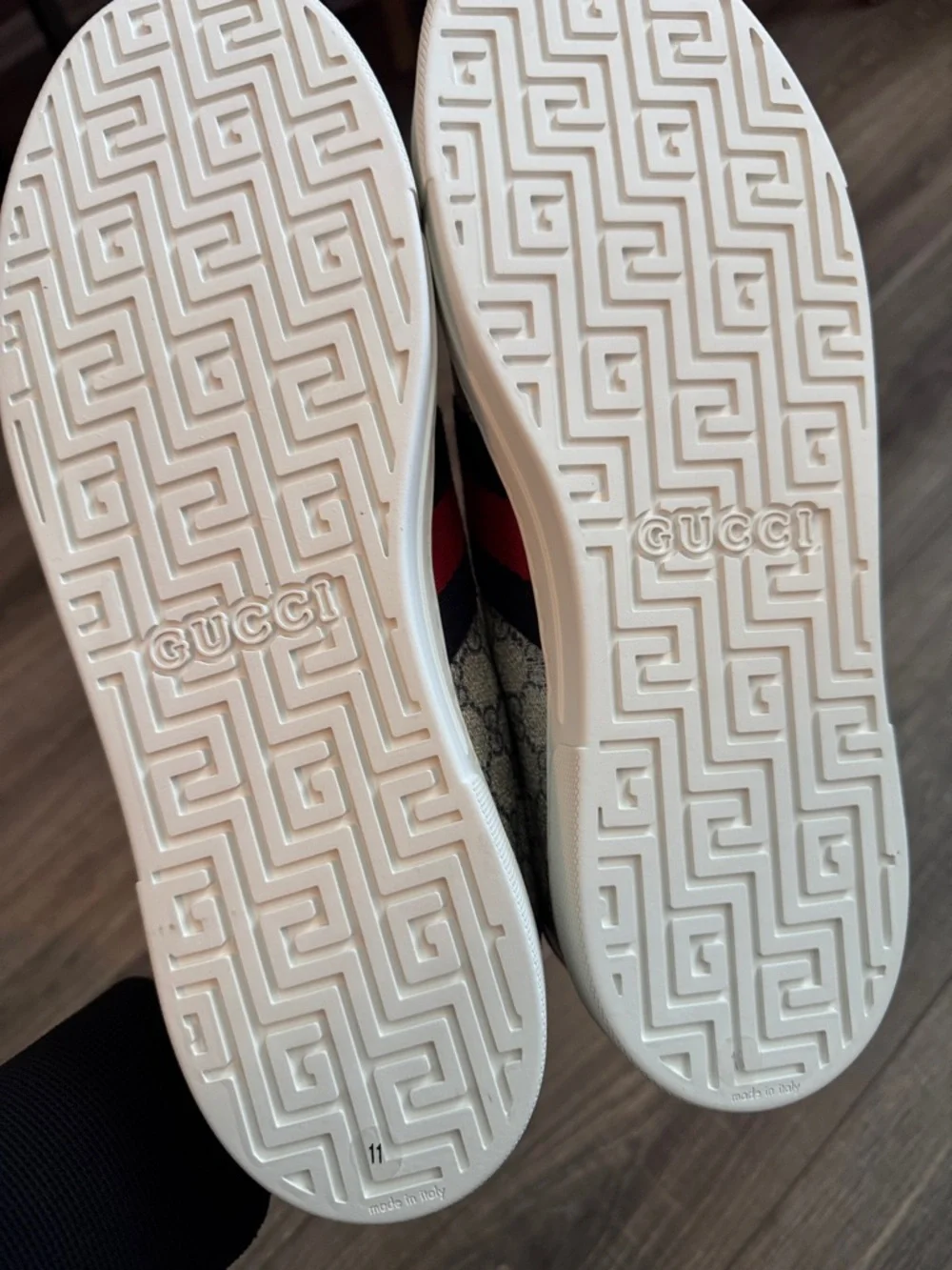 Gucci Silver GG Supreme Sneaker with Red & Navy Stripe - Picture 6 of 9